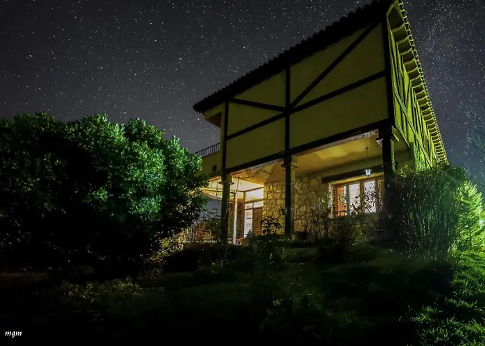 Hospederia La Serrota منزل ريفي Narros del Puerto