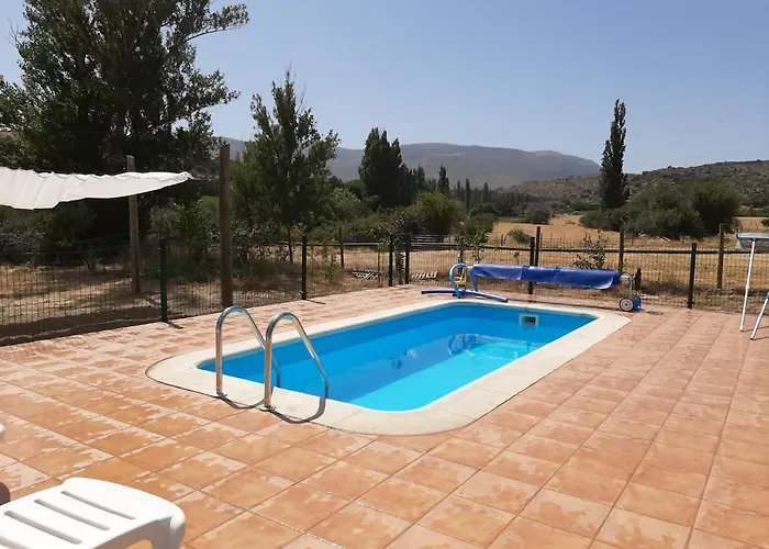 منزل ريفي Hospederia La Serrota *