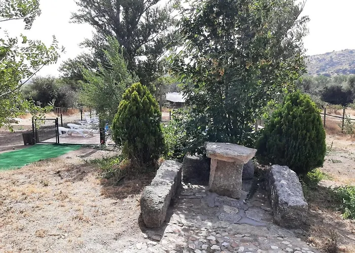 Hospederia La Serrota منزل ريفي Narros del Puerto