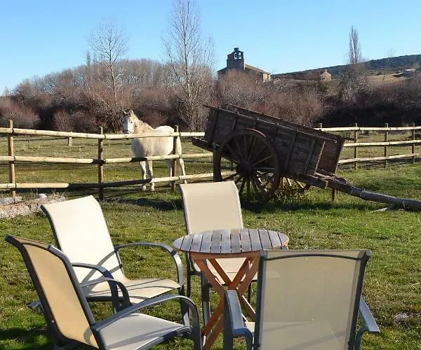 منزل ريفي Hospederia La Serrota