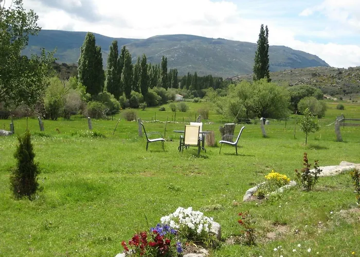 منزل ريفي Hospederia La Serrota *