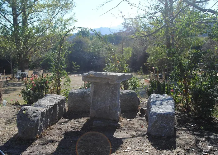 منزل ريفي Hospederia La Serrota *